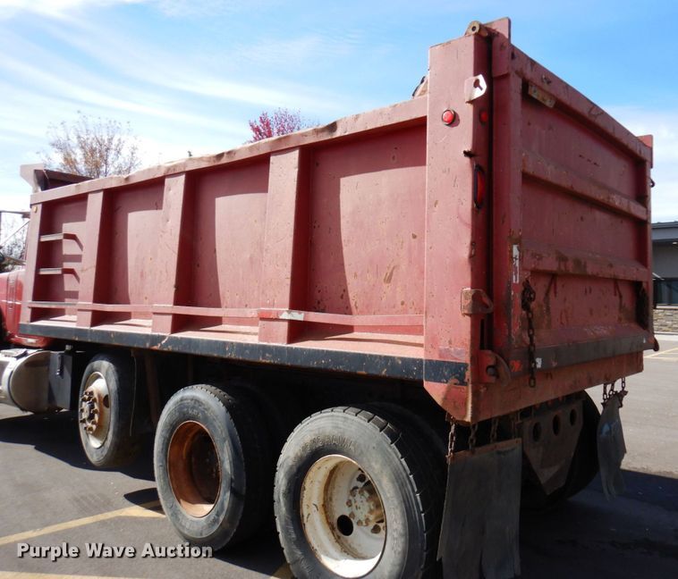 image for item MH9250 1995 Mack RD690S  dump truck