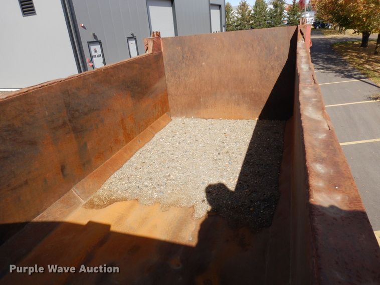 image for item MH9250 1995 Mack RD690S  dump truck