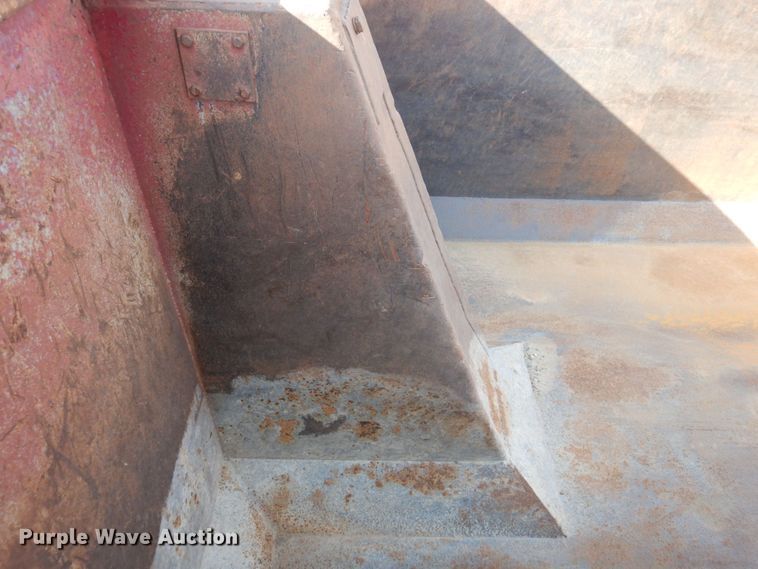 image for item MH9250 1995 Mack RD690S  dump truck