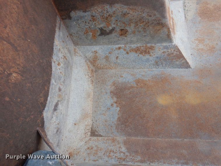 image for item MH9250 1995 Mack RD690S  dump truck