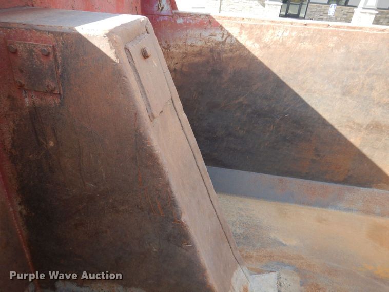 image for item MH9250 1995 Mack RD690S  dump truck