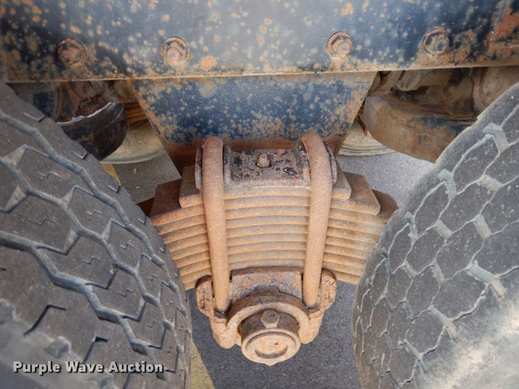 image for item MH9250 1995 Mack RD690S  dump truck