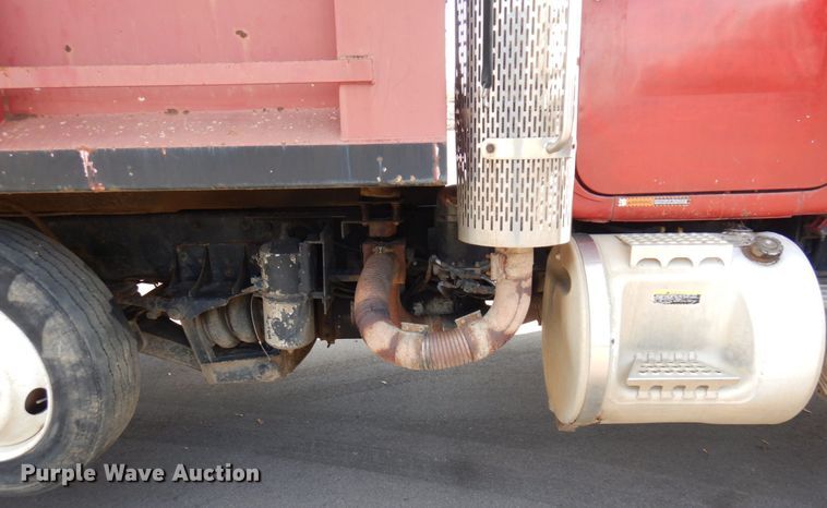 image for item MH9250 1995 Mack RD690S  dump truck