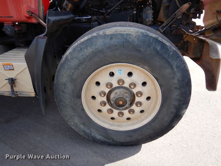 image for item MH9250 1995 Mack RD690S  dump truck