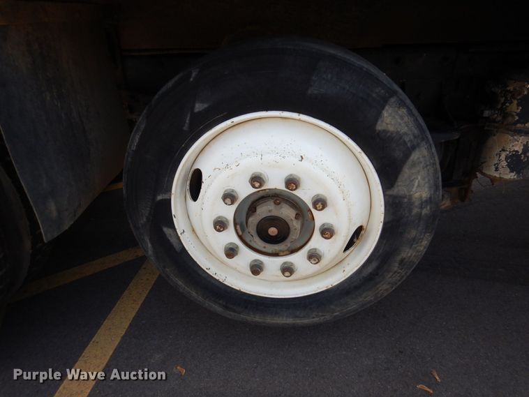 image for item MH9250 1995 Mack RD690S  dump truck