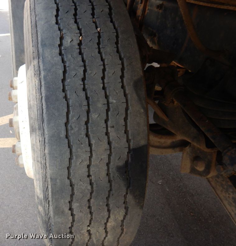 image for item MH9250 1995 Mack RD690S  dump truck