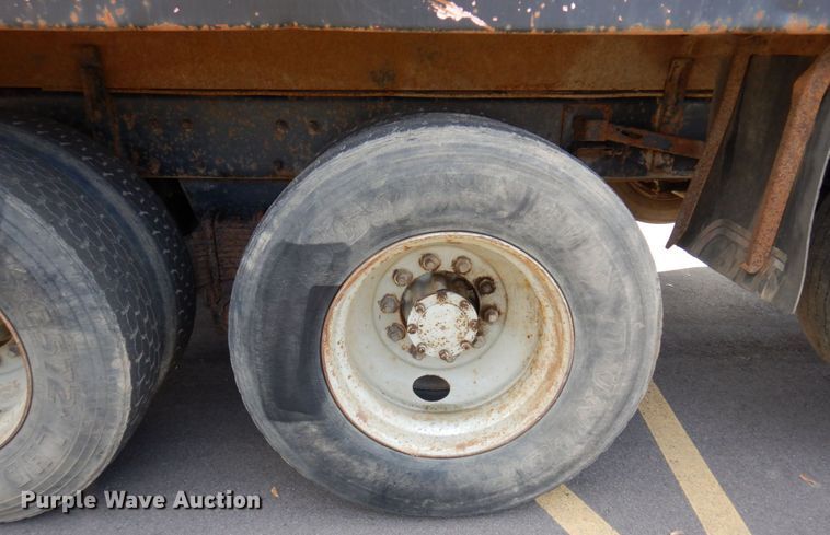 image for item MH9250 1995 Mack RD690S  dump truck