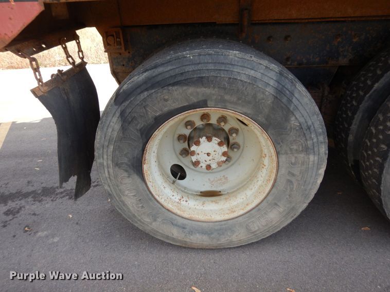 image for item MH9250 1995 Mack RD690S  dump truck