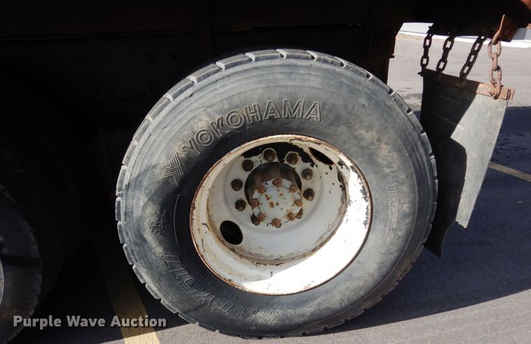 image for item MH9250 1995 Mack RD690S  dump truck