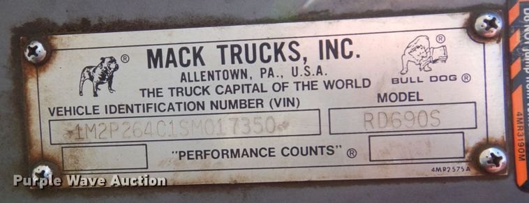 image for item MH9250 1995 Mack RD690S  dump truck
