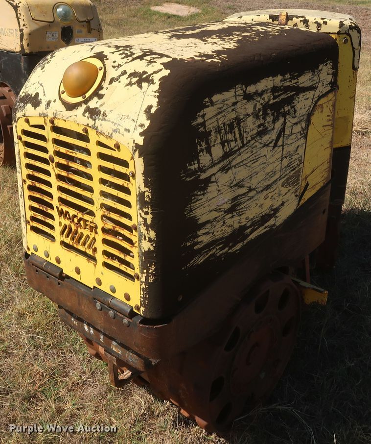 image for item MJ9177 2004 Wacker RT  trench compactor