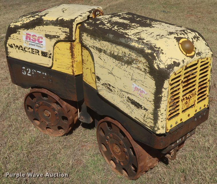 image for item MJ9177 2004 Wacker RT  trench compactor