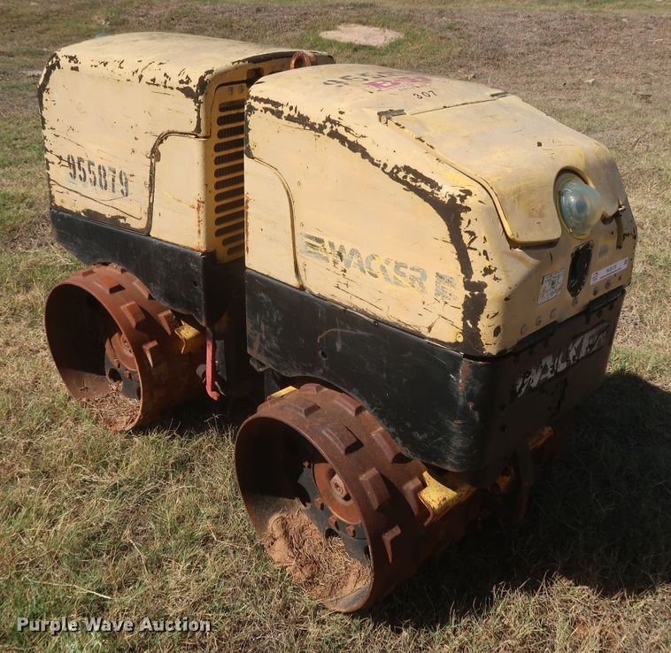 image for item MJ9178 2006 Wacker RT  trench compactor