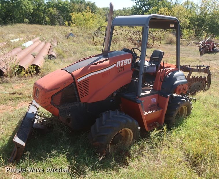 image for item MJ9181 2004 Ditch Witch RT90  trencher