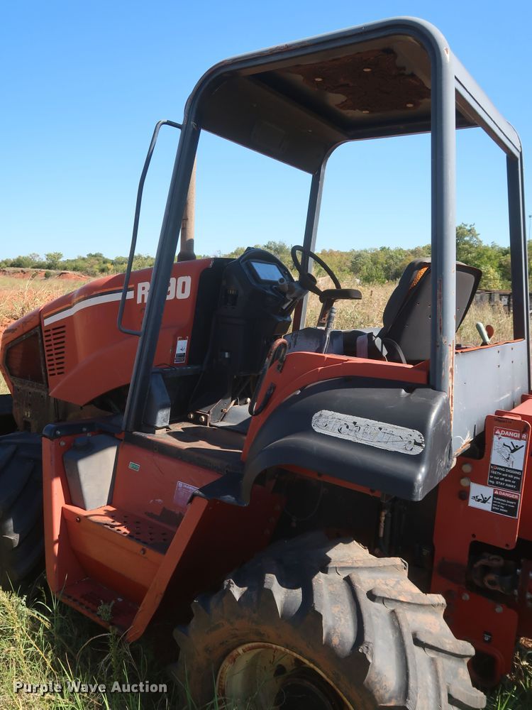 image for item MJ9181 2004 Ditch Witch RT90  trencher
