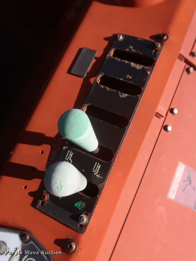 image for item MJ9181 2004 Ditch Witch RT90  trencher