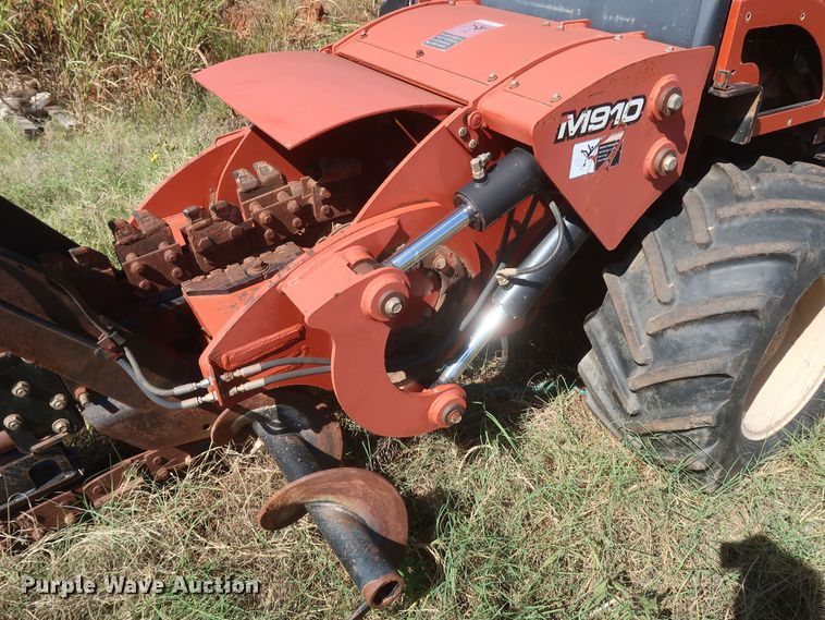 image for item MJ9181 2004 Ditch Witch RT90  trencher