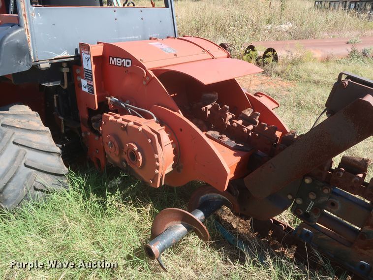 image for item MJ9181 2004 Ditch Witch RT90  trencher