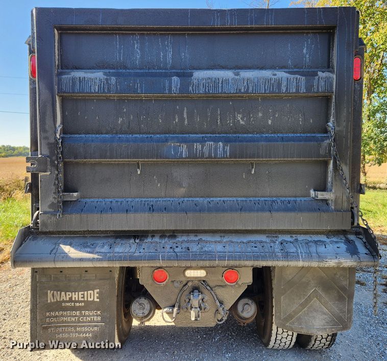 image for item MK9440 2015 Peterbilt 348  dump truck