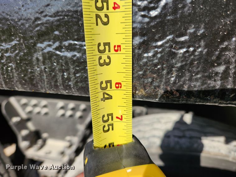 image for item MK9440 2015 Peterbilt 348  dump truck