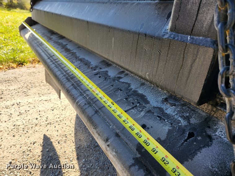 image for item MK9440 2015 Peterbilt 348  dump truck