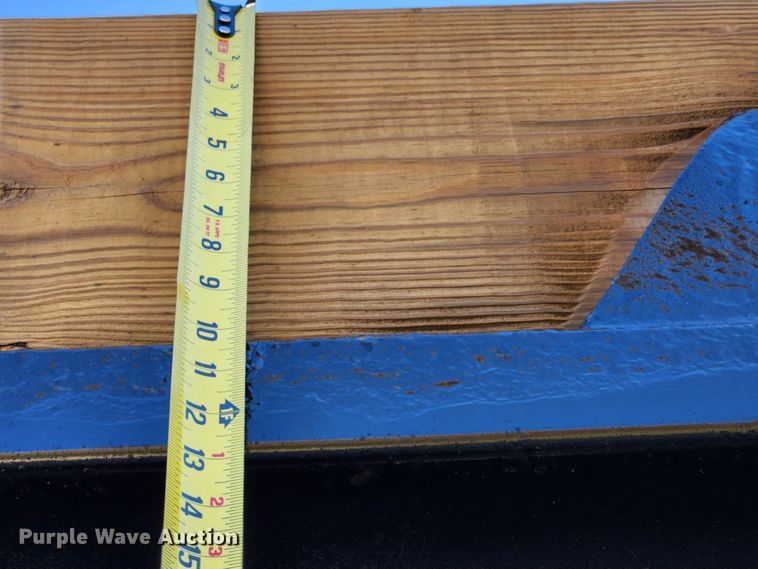 image for item MK9440 2015 Peterbilt 348  dump truck