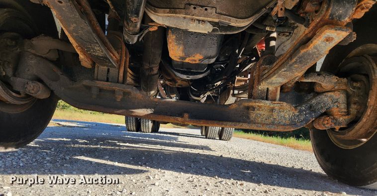 image for item MK9440 2015 Peterbilt 348  dump truck