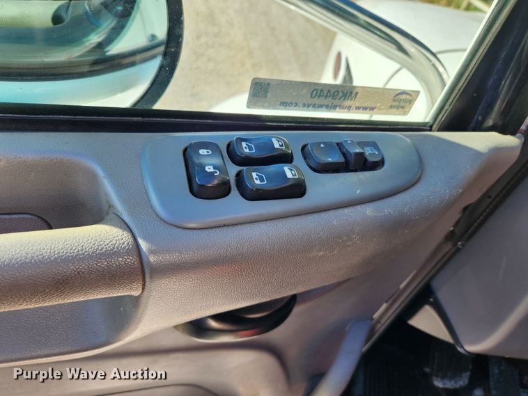 image for item MK9440 2015 Peterbilt 348  dump truck