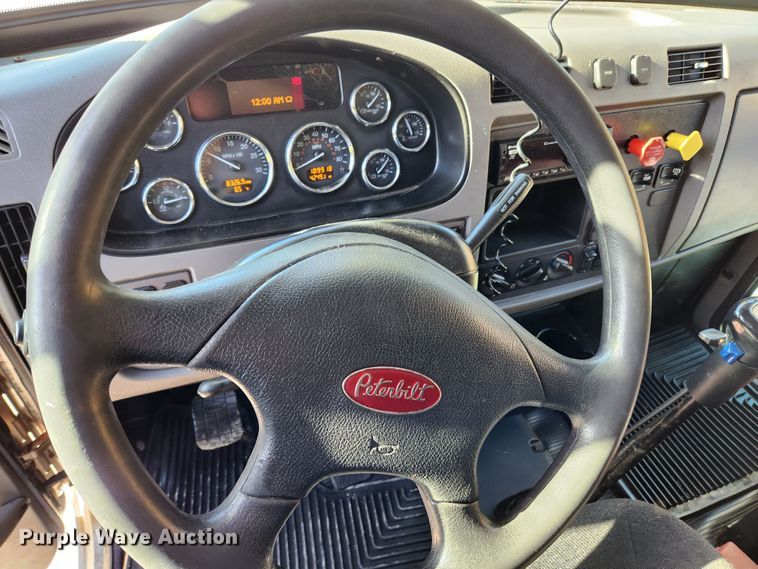 image for item MK9440 2015 Peterbilt 348  dump truck