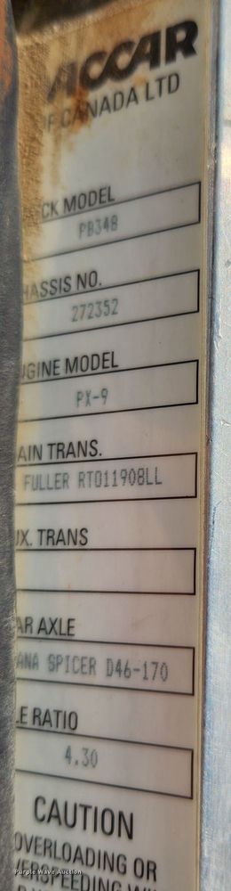 image for item MK9440 2015 Peterbilt 348  dump truck