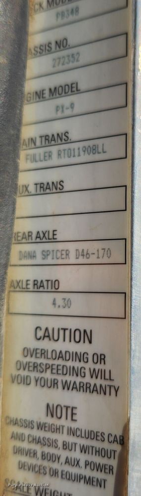 image for item MK9440 2015 Peterbilt 348  dump truck