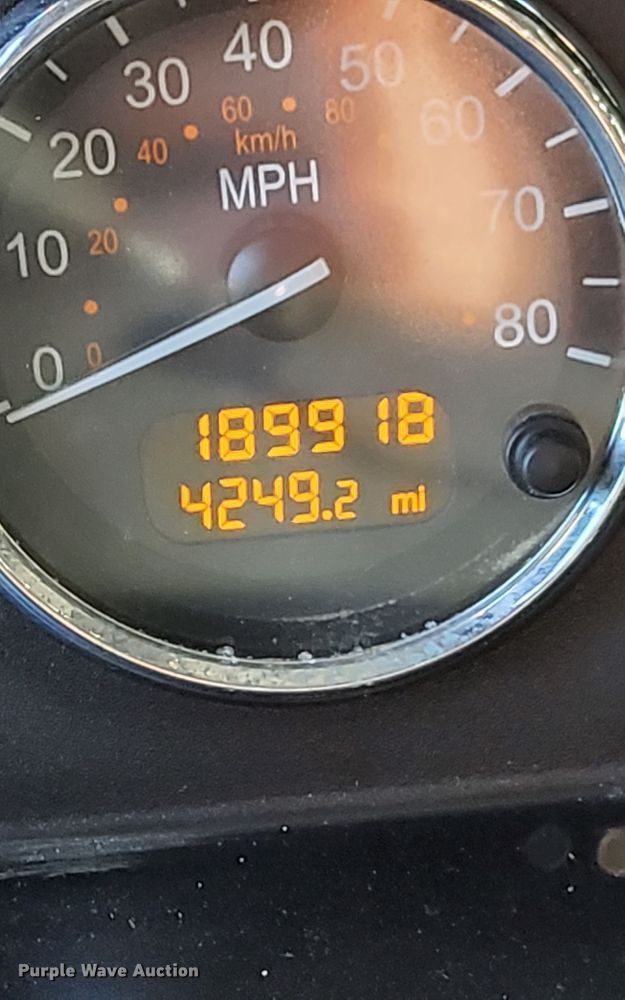 image for item MK9440 2015 Peterbilt 348  dump truck