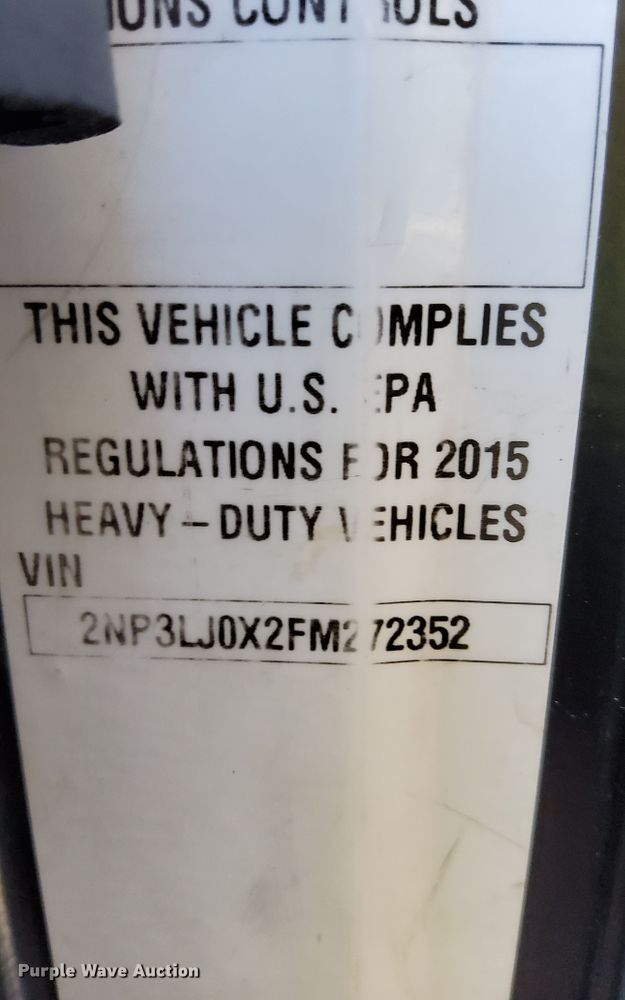 image for item MK9440 2015 Peterbilt 348  dump truck