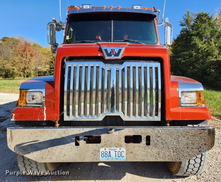 image for item MK9441 2019 Western Star 4700SF  dump truck