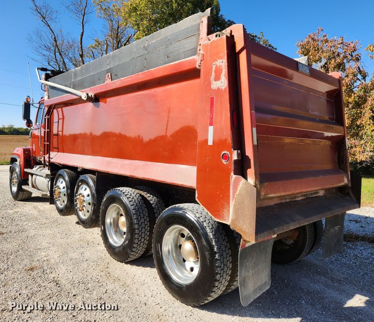 image for item MK9441 2019 Western Star 4700SF  dump truck