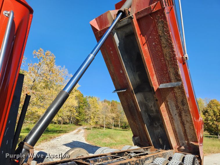 image for item MK9441 2019 Western Star 4700SF  dump truck