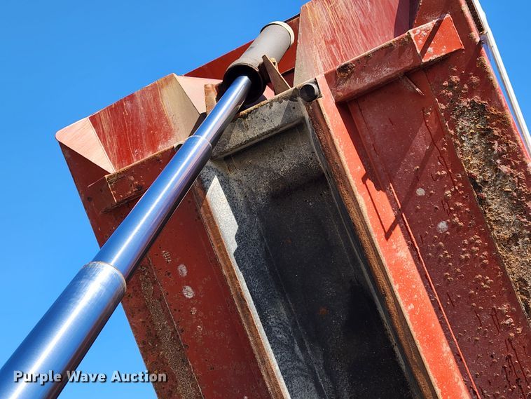 image for item MK9441 2019 Western Star 4700SF  dump truck