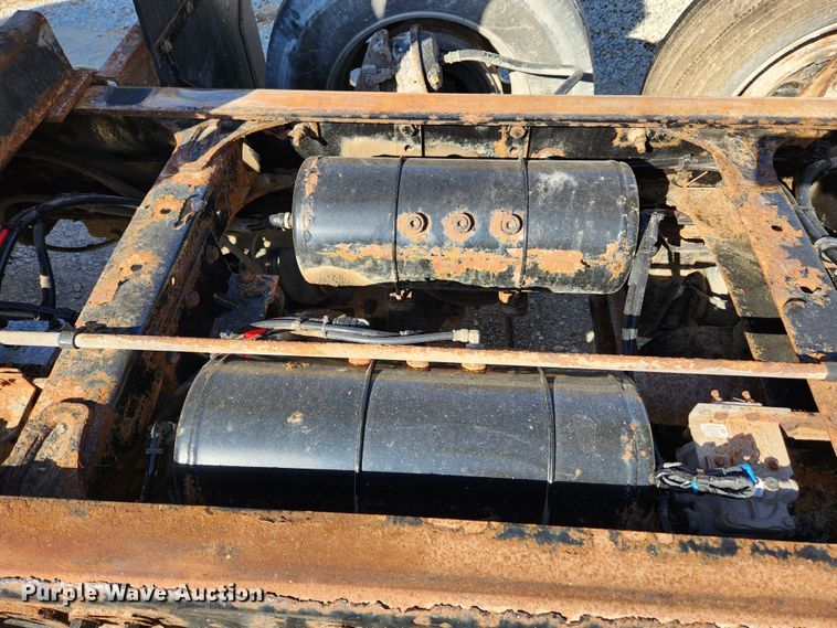 image for item MK9441 2019 Western Star 4700SF  dump truck