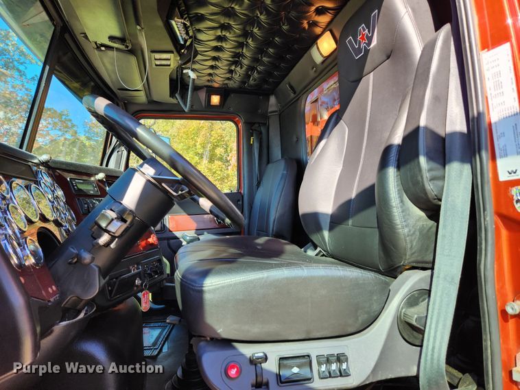 image for item MK9441 2019 Western Star 4700SF  dump truck