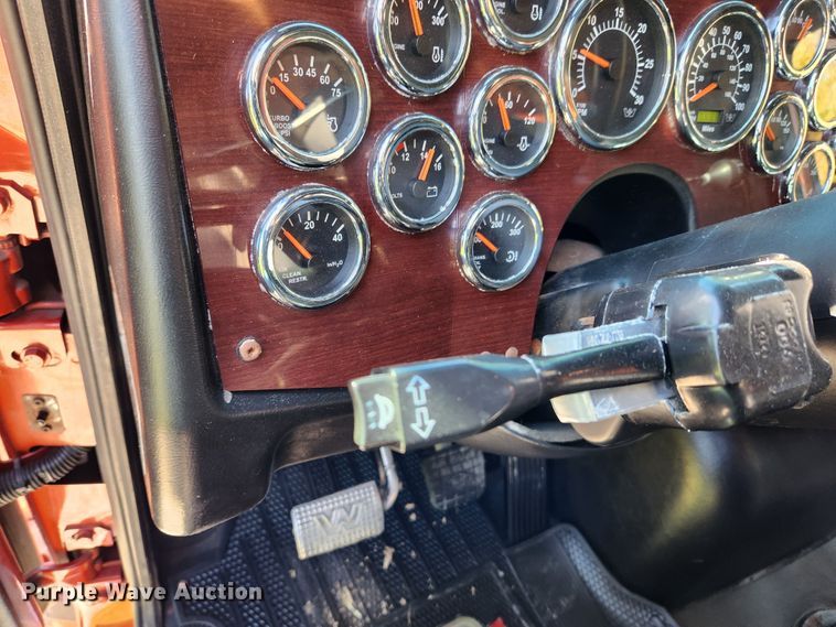 image for item MK9441 2019 Western Star 4700SF  dump truck