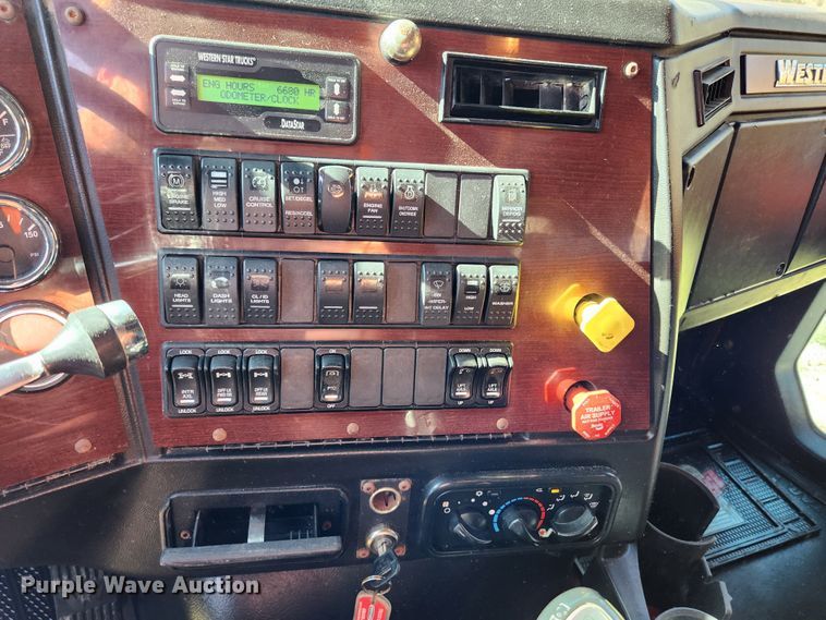 image for item MK9441 2019 Western Star 4700SF  dump truck