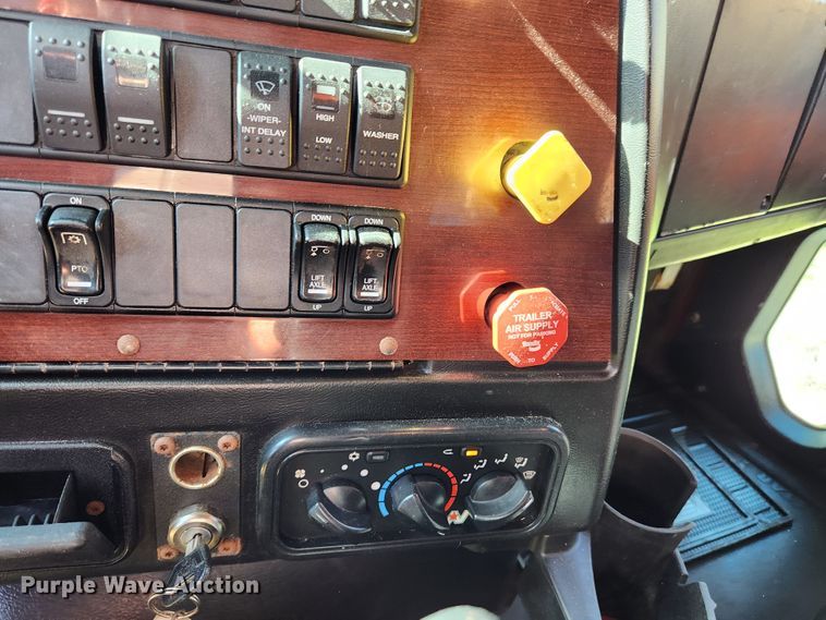 image for item MK9441 2019 Western Star 4700SF  dump truck