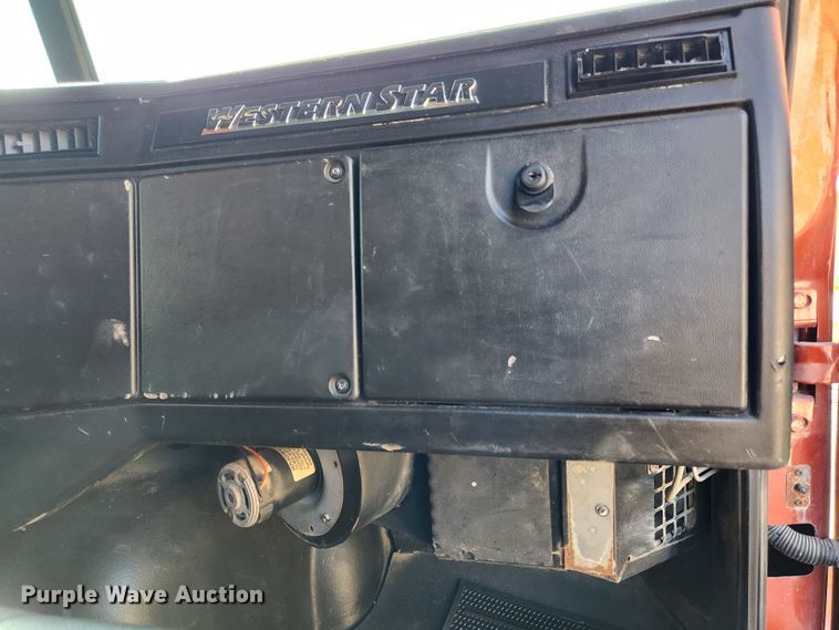 image for item MK9441 2019 Western Star 4700SF  dump truck