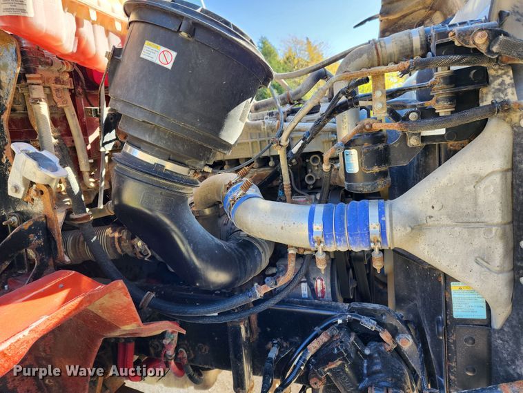 image for item MK9441 2019 Western Star 4700SF  dump truck