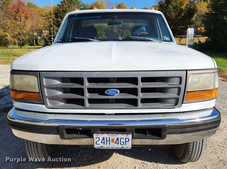 image for item MK9442 1994 Ford F450 Super Duty XL  dump flatbed truck