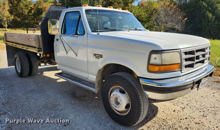 image for item MK9442 1994 Ford F450 Super Duty XL  dump flatbed truck