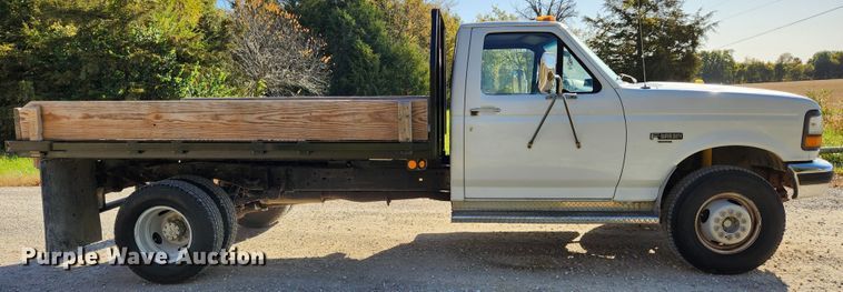 image for item MK9442 1994 Ford F450 Super Duty XL  dump flatbed truck