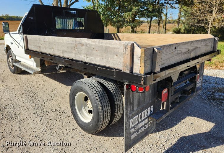 image for item MK9442 1994 Ford F450 Super Duty XL  dump flatbed truck