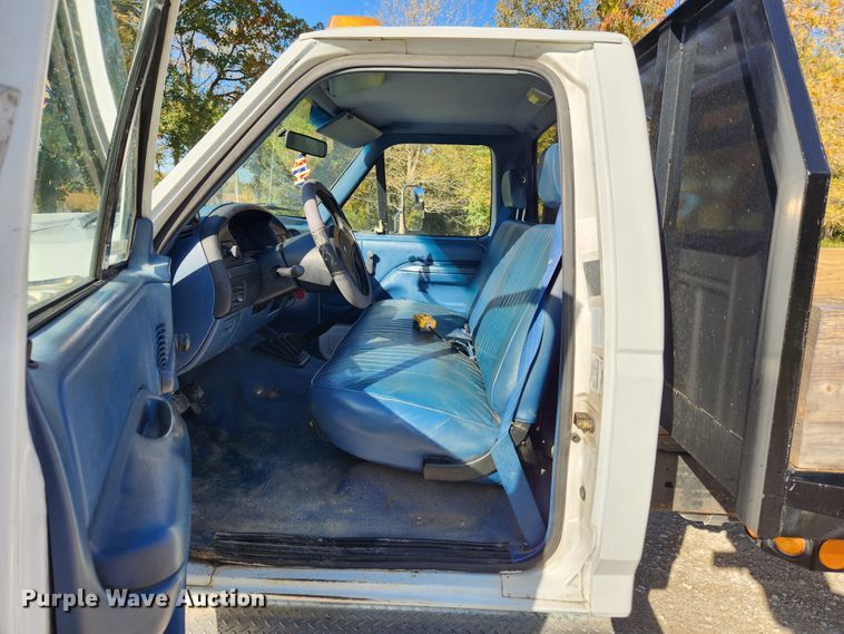 image for item MK9442 1994 Ford F450 Super Duty XL  dump flatbed truck