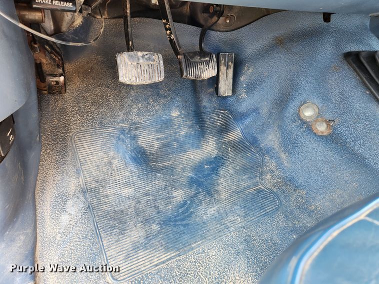 image for item MK9442 1994 Ford F450 Super Duty XL  dump flatbed truck